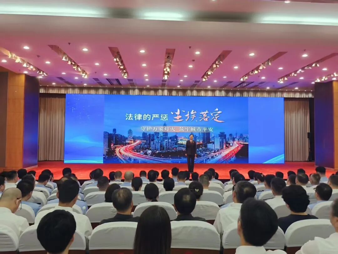 1013_093622_394.jpg 1013_093622_394.jpg