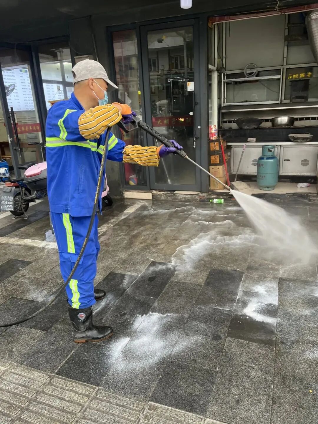 1013_094125_734.jpg 1013_094125_734.jpg