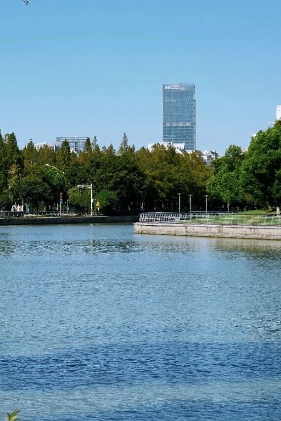 1014_144214_119.jpg 1014_144214_119.jpg