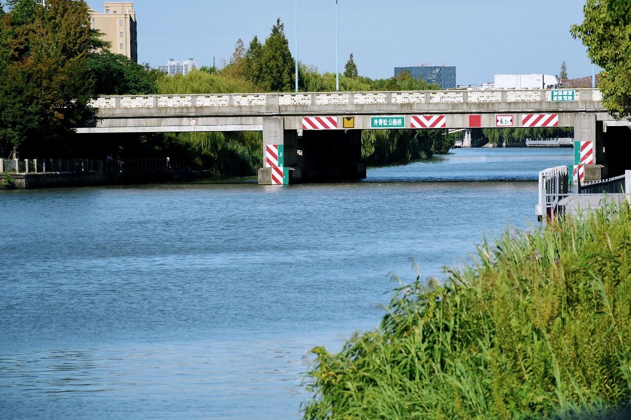 1014_144214_418.jpg 1014_144214_418.jpg