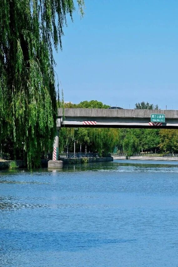 1014_144214_534.jpg 1014_144214_534.jpg