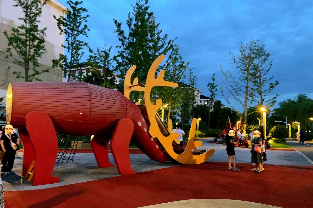 1014_144214_665.jpg 1014_144214_665.jpg