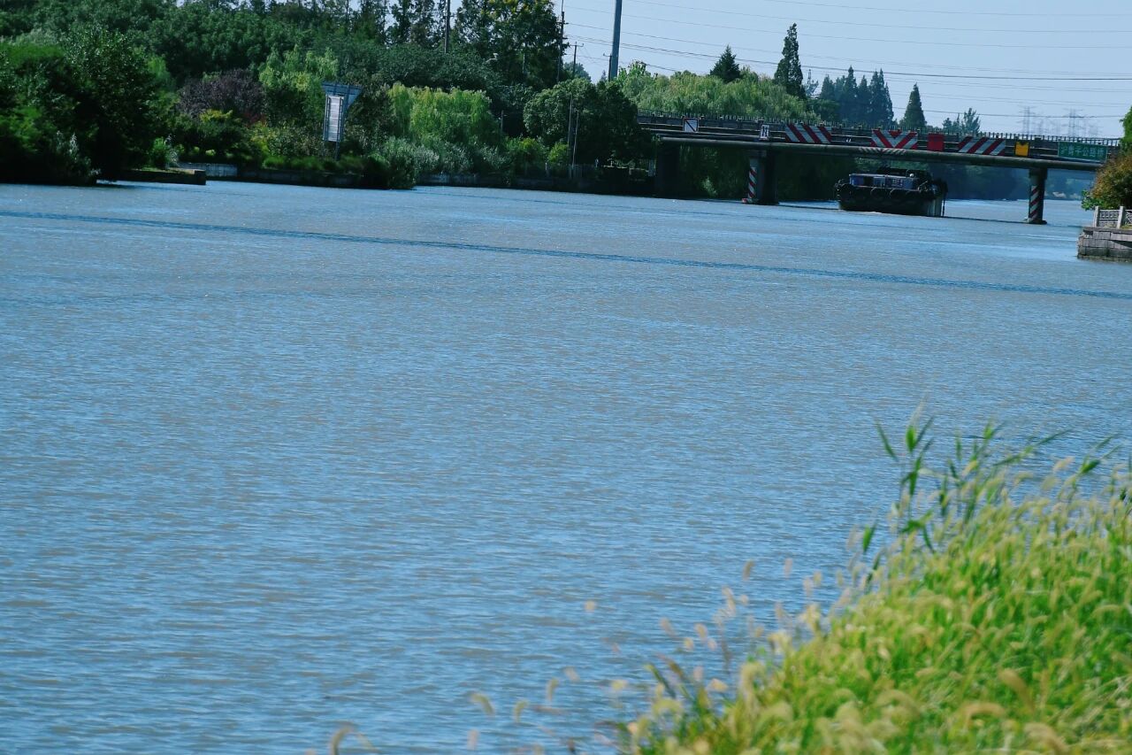 1014_144214_696.jpg 1014_144214_696.jpg