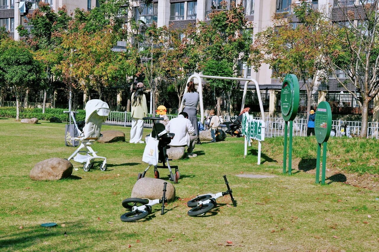 1014_144216_618.jpg 1014_144216_618.jpg