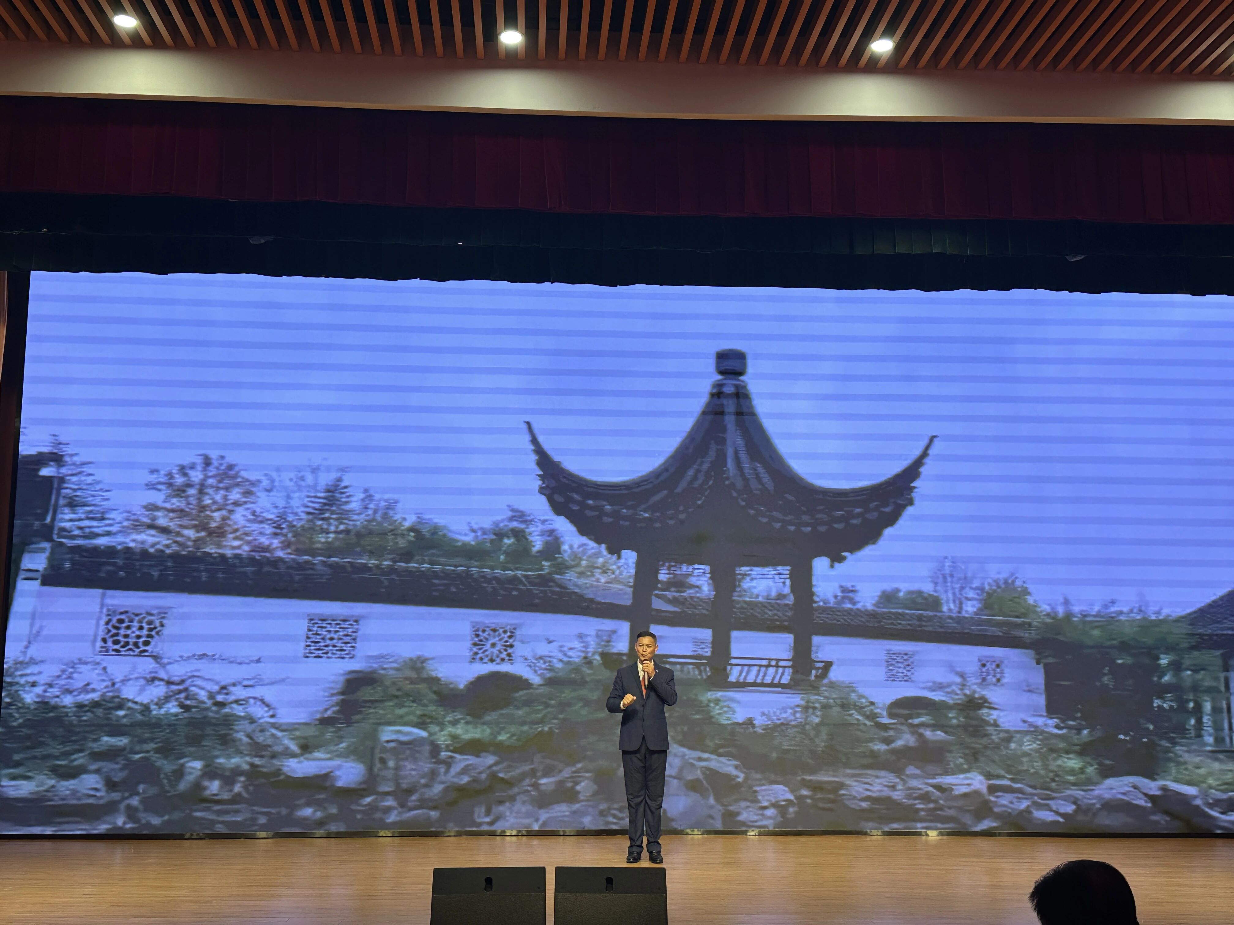 1016_123800_196.jpg 1016_123800_196.jpg