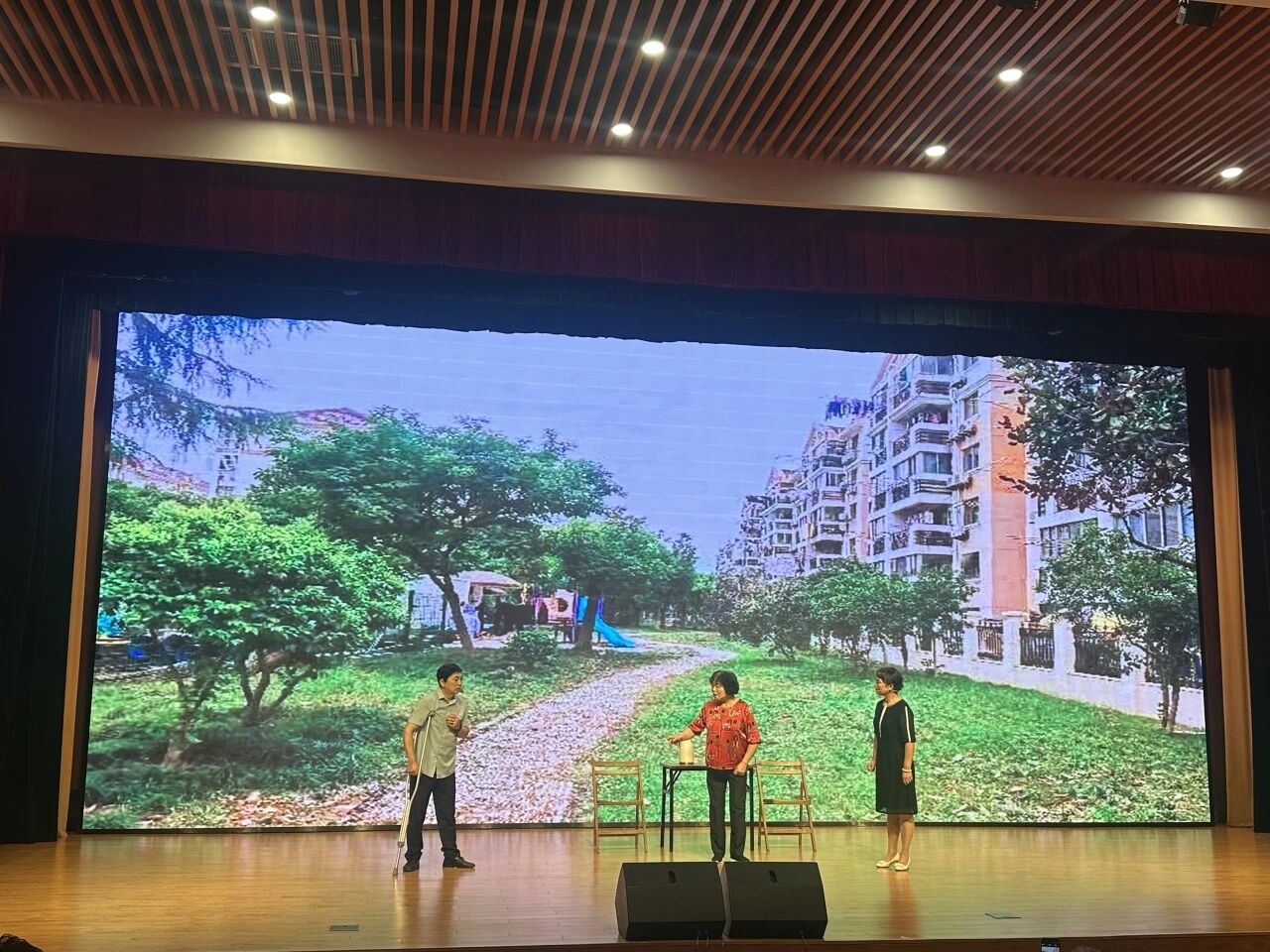 1016_124009_698.jpg 1016_124009_698.jpg