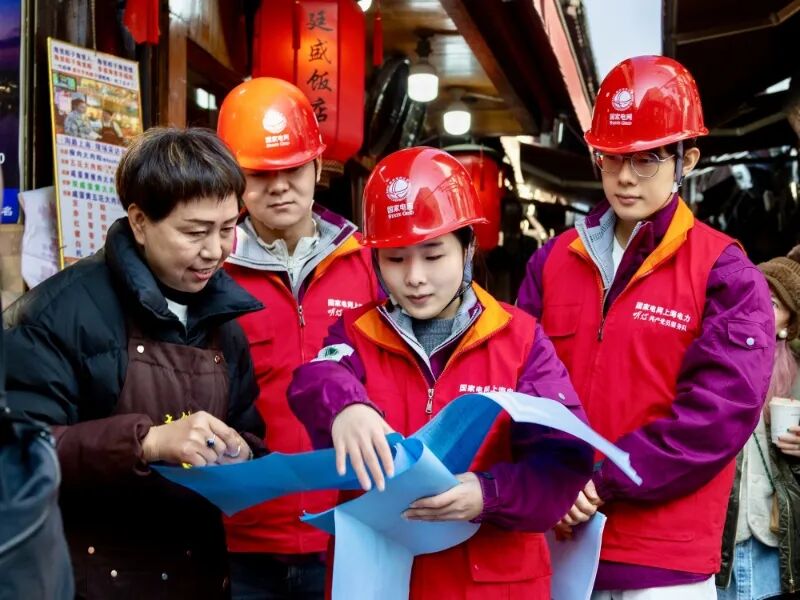 1027_124520_208.jpg 1027_124520_208.jpg