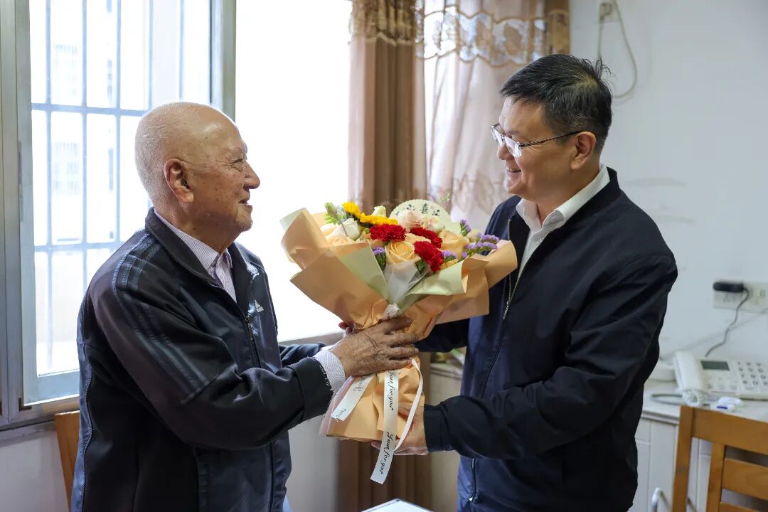 1030_125141_694.jpg 1030_125141_694.jpg