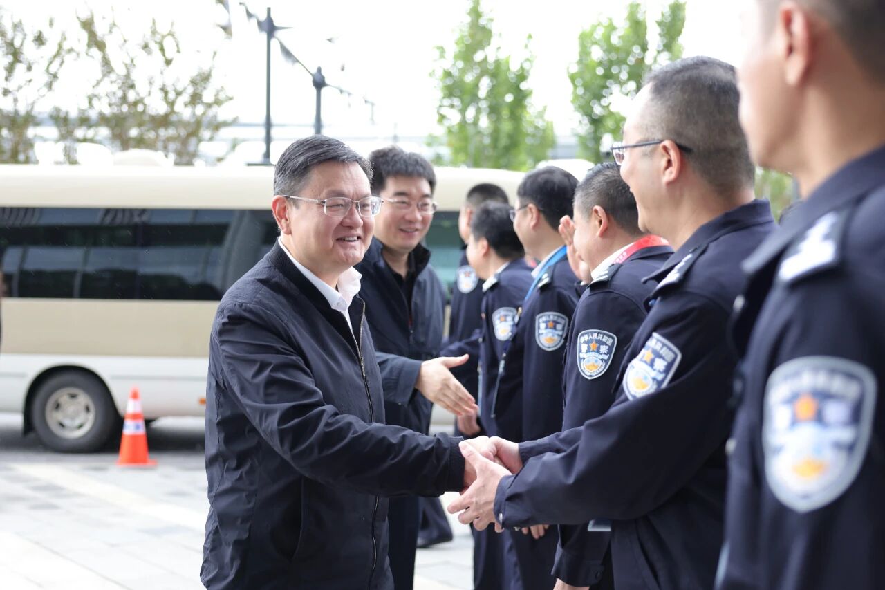 1111_095016_805.jpg 1111_095016_805.jpg