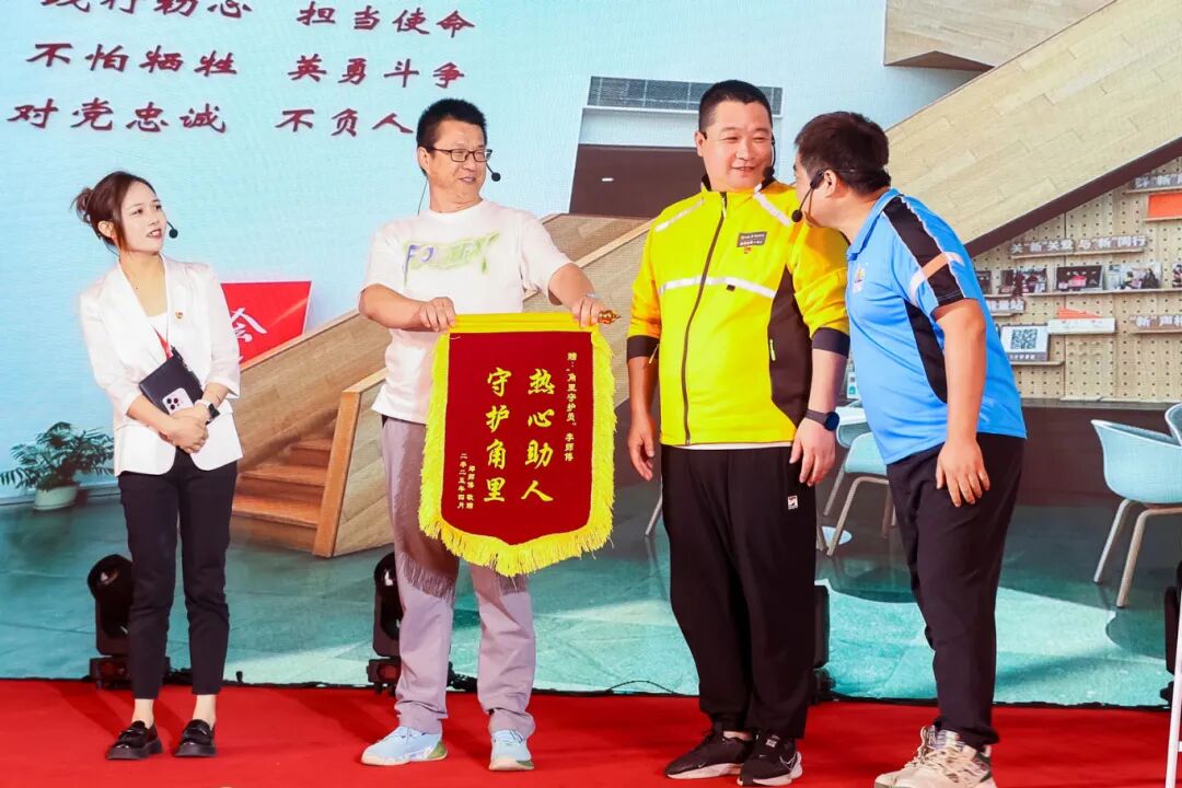 1113_124150_915.jpg 1113_124150_915.jpg