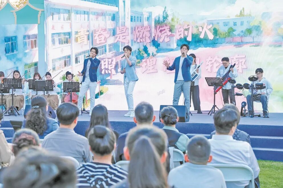 1204_095504_843.jpg 1204_095504_843.jpg