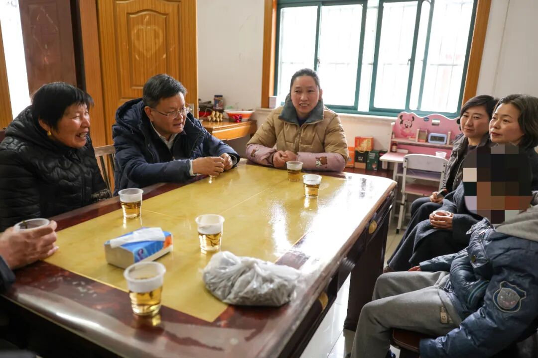 0214_125152_658.jpg 0214_125152_658.jpg